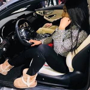 Meet your Posher, Leelee